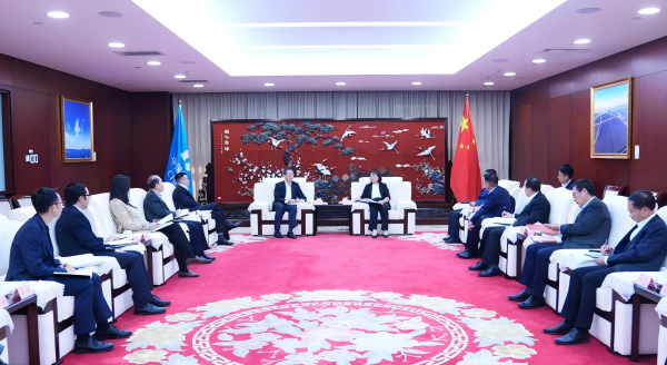 華電集團(tuán)副總經(jīng)理李旭紅會(huì)見中國出口信用保險(xiǎn)公司黨委委員、副總經(jīng)理張輝