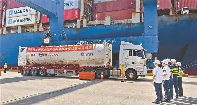 零下253℃常壓保溫，順利靠泊深圳!我國(guó)完成全球首例逾萬(wàn)海里液氫運(yùn)輸