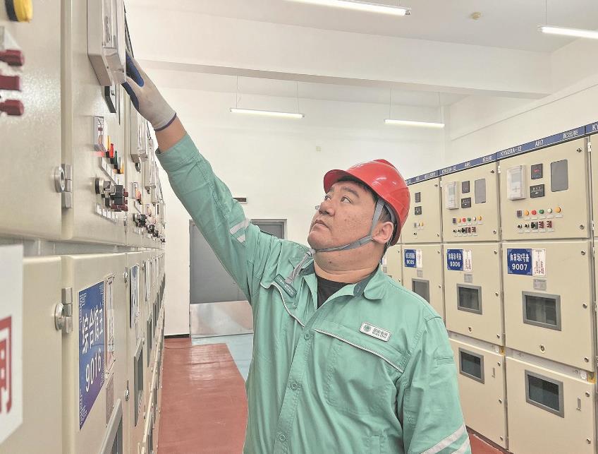 公維曄:奔忙配網(wǎng)運(yùn)維一線 只為讓客戶用好電