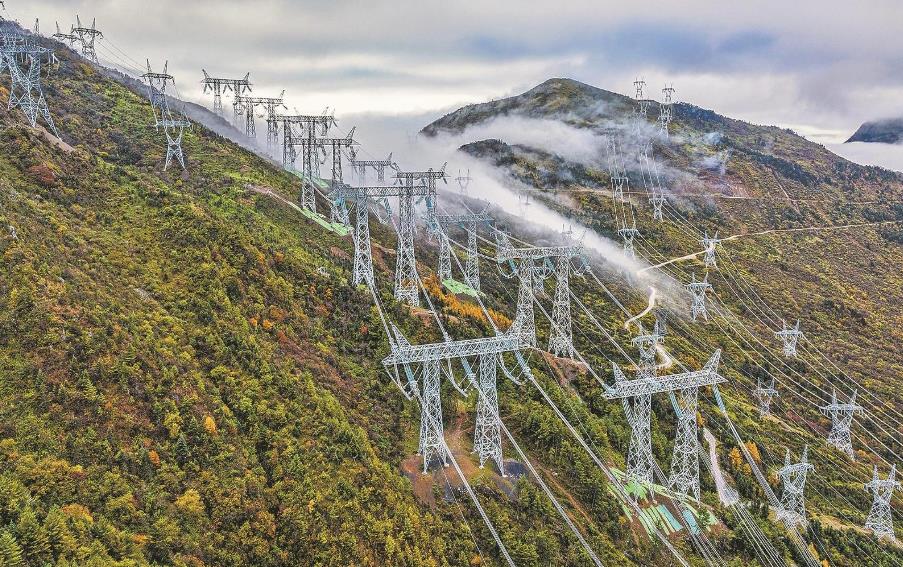 川渝、金上特高壓工程“6+4”重大檢修及特高壓施工跨越如期完成