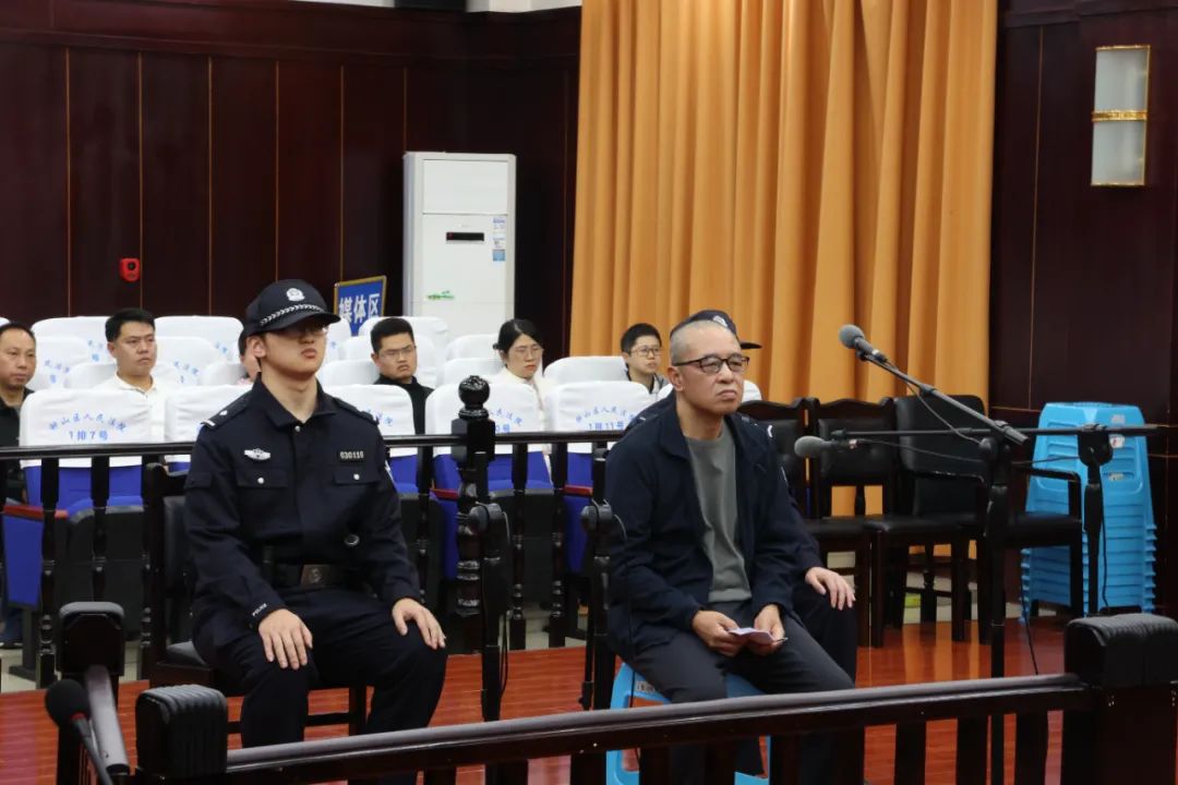 貴州電網(wǎng)原專職董事徐銘受賄、行賄案一審宣判