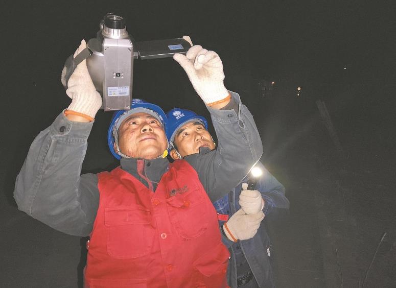 青海貴南縣：零下15攝氏度，冬夜巡檢保供電