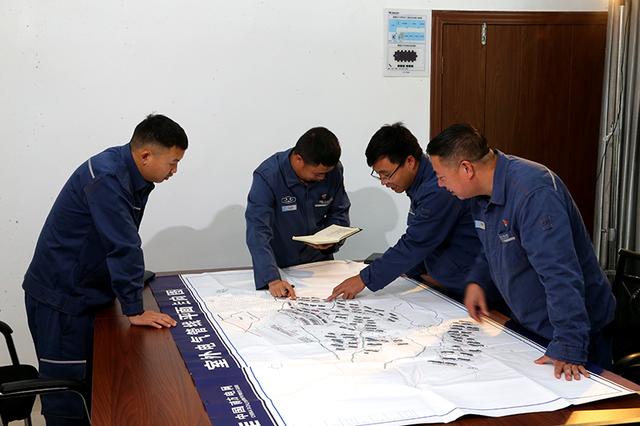 貴州興義供電局研發(fā)“智電擎鋒”機(jī)器人，實(shí)現(xiàn)營(yíng)配協(xié)同新突破