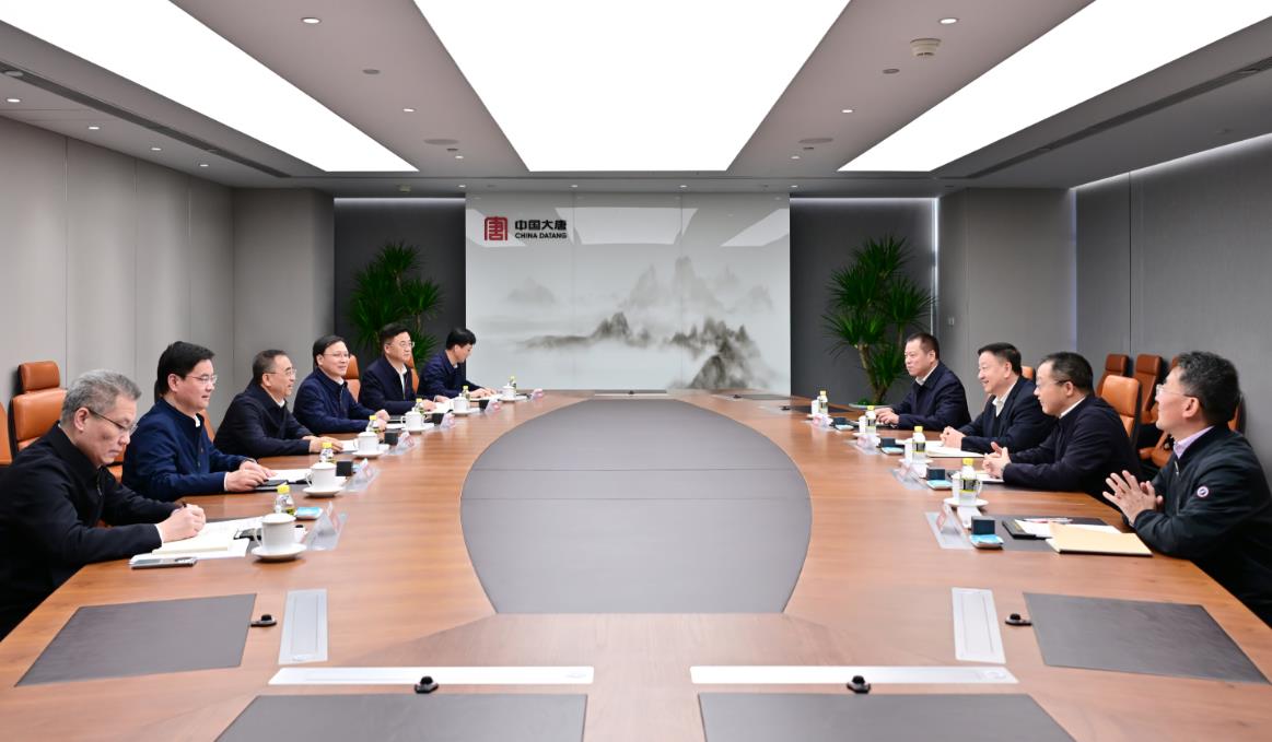 中國大唐董事長鄒磊、總經(jīng)理張傳江與中廣核董事長楊長利、總經(jīng)理高立剛會(huì)談