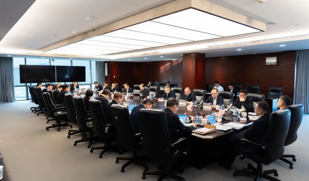 中國華電黨組傳達(dá)學(xué)習(xí)習(xí)近平總書記近期重要講話和重要指示精神、上級重要會(huì)議精神