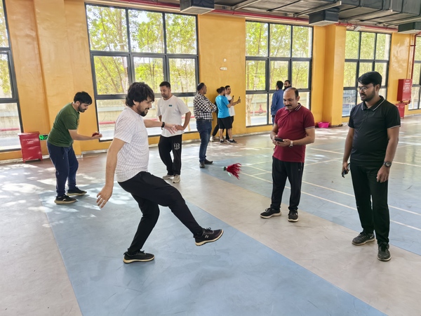 【新春走基層】熱熱鬧鬧過(guò)大年，海外堅(jiān)守迎新春