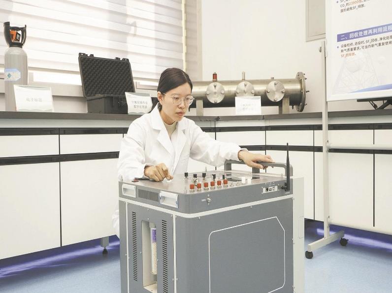 【國網(wǎng)特等勞?！繌垥郧伲簩９ビ蜌鈾z測 不斷“找茬、破題”