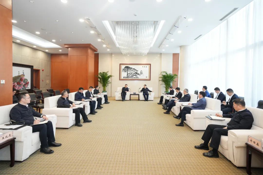 華能集團(tuán)董事長(zhǎng)溫樞剛、總經(jīng)理張文峰會(huì)見哈電集團(tuán)董事長(zhǎng)曹志安、總經(jīng)理黃偉