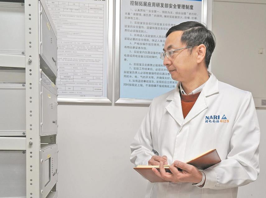 【國網(wǎng)特等勞?!坷钔簽榇箅娋W(wǎng)安全穩(wěn)定運(yùn)行添“利器”