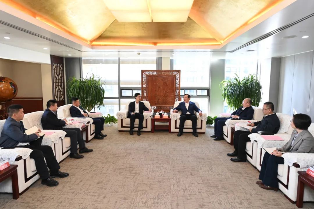 大唐國(guó)際黨委書(shū)記、董事長(zhǎng)李凱會(huì)見(jiàn)中建五局黨委書(shū)記、董事長(zhǎng)田衛(wèi)國(guó)