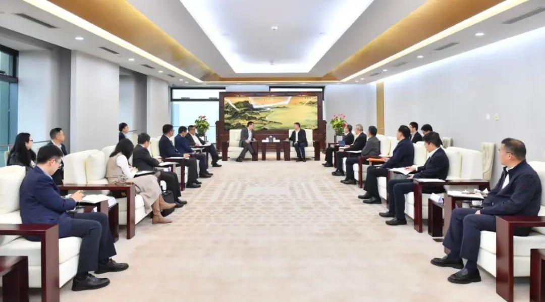 中國(guó)廣核集團(tuán)董事長(zhǎng)楊長(zhǎng)利會(huì)見(jiàn)上海電氣董事長(zhǎng)吳磊