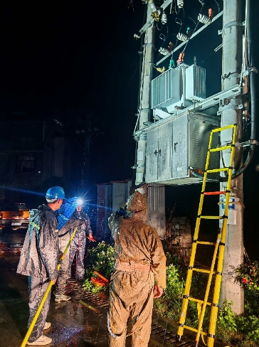 湖北通城：驚雷過后，150戶停電無訴求