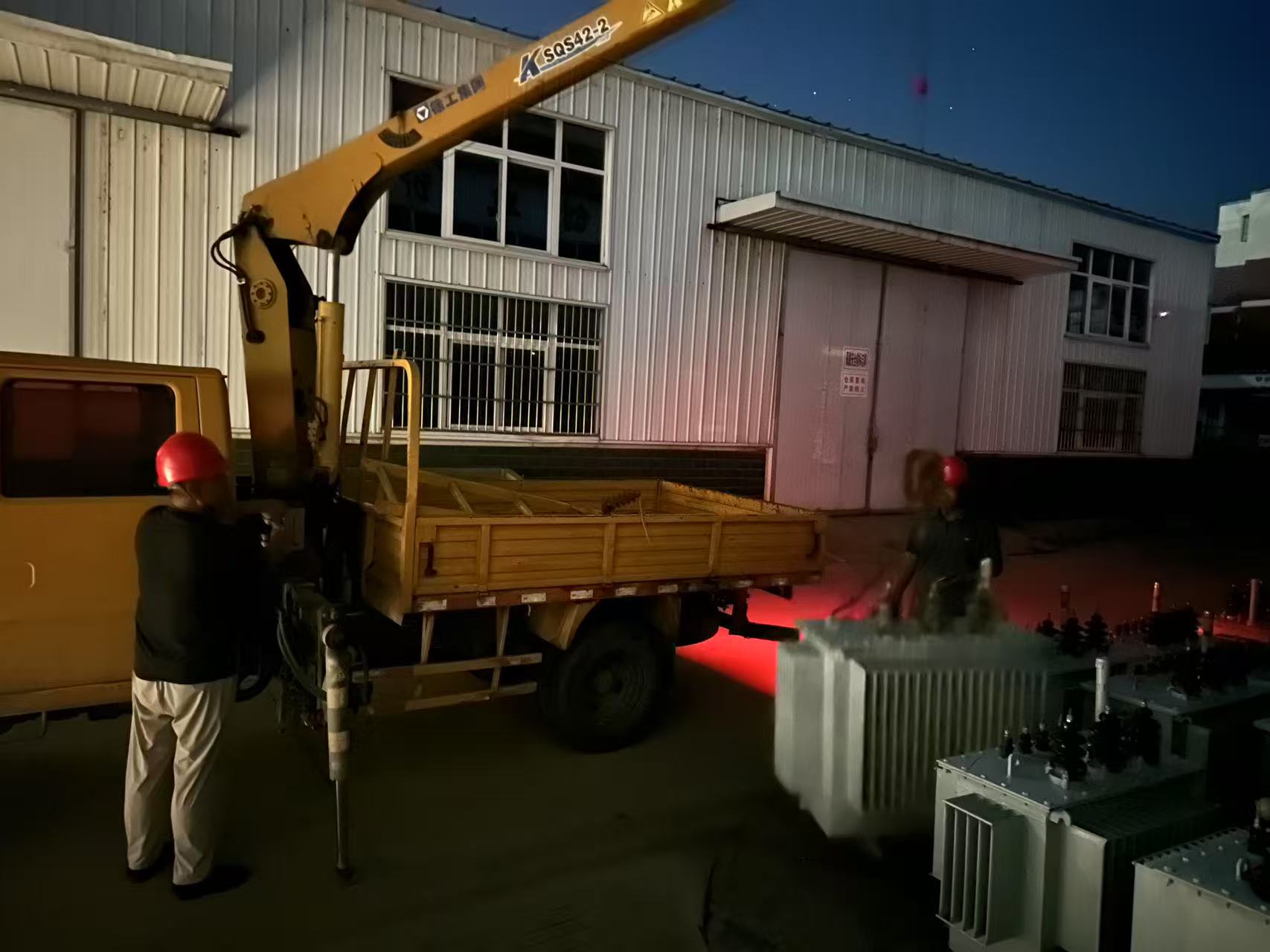 國網(wǎng)泌陽縣供電公司：24小時物資保障"閃電戰(zhàn)"  