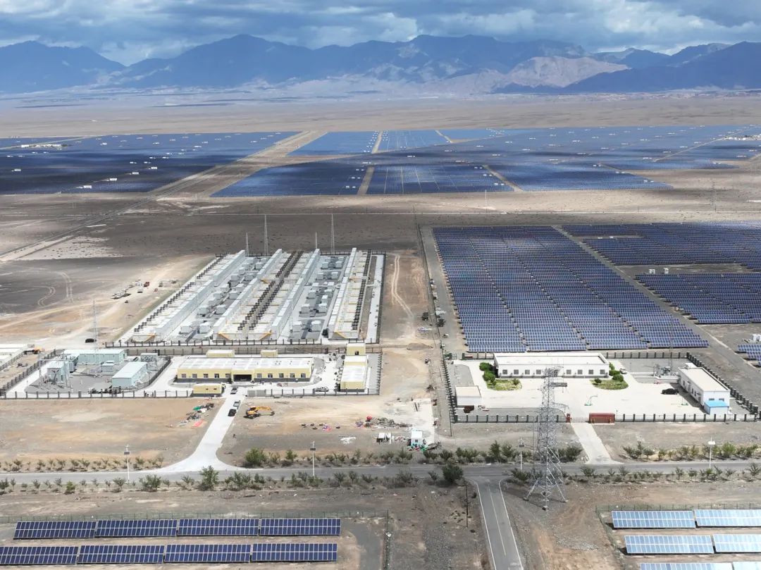 哈密石城子南“全釩液流”獨(dú)立儲能電站順利“上線”